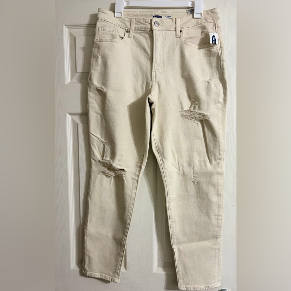 Old Navy High-Rise Distressed Jeans - Cream